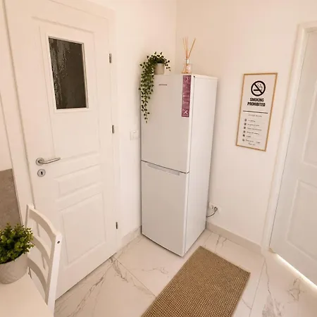 Boutique 1-bedroom With Designer Accent * 布加勒斯特